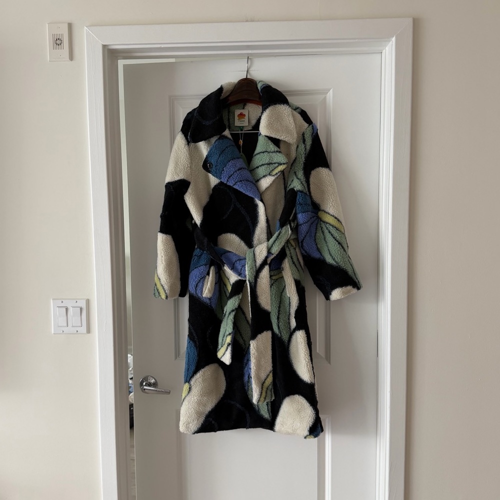 Farm Rio Lovely Anthurium Fleece Coat - Picture 6 of 8